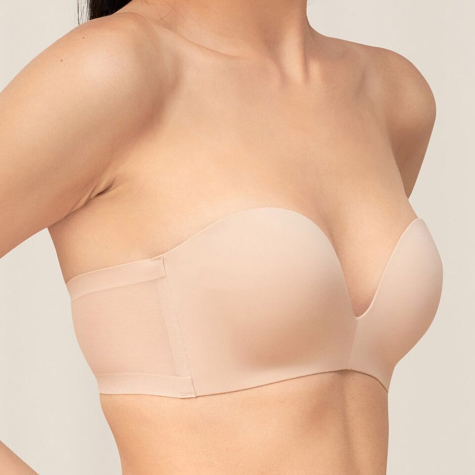 https://tangs-prd-cdn.ascentismedia.com/ProductImages/01b57a88-1f6c-4bc0-a3b5-dc9f7fab9654/1/std/invisible-inside-out-non-wired-detachable-bra-natural-skin-220822112153.jpg