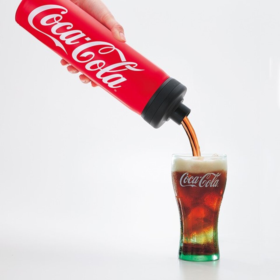 https://tangs-prd-cdn.ascentismedia.com/ProductImages/2d190425-7fb0-4dbf-83e5-ef3df06b6915/2/std/12l-limited-editions-coca-cola-vacuum-insulated-with-bubblelogic-technology-stainless-steel-bottle-mta-t12k-231116104937.jpg