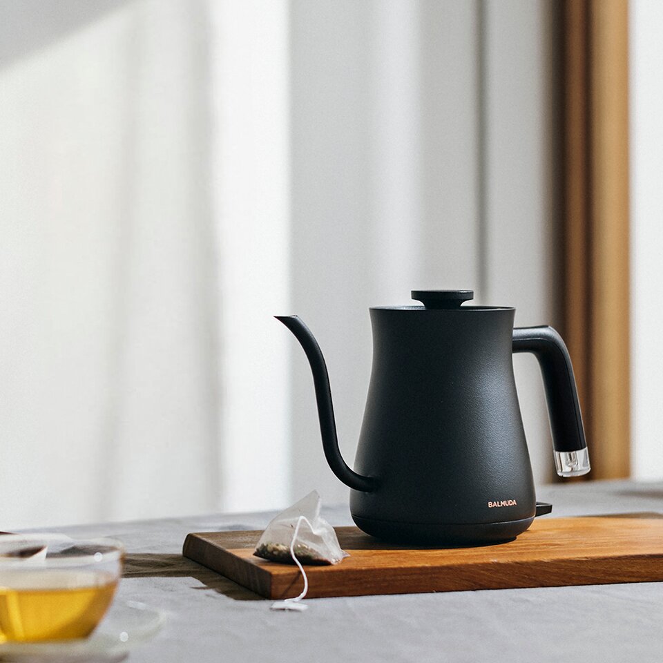 BALMUDA THE POT - BLACK | TANGS Singapore
