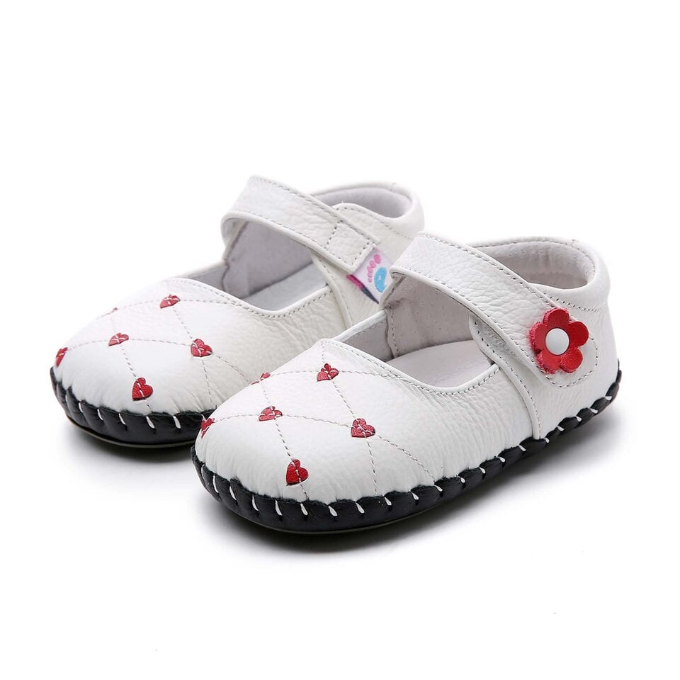 White leather walking deals shoes for babies