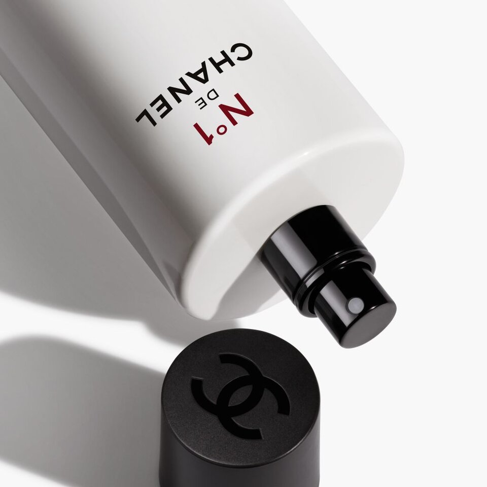 N°1 DE CHANEL REVITALIZING BODY SERUM-IN-MIST NOURISHES - TONES - PROTECTS  | TANGS Singapore
